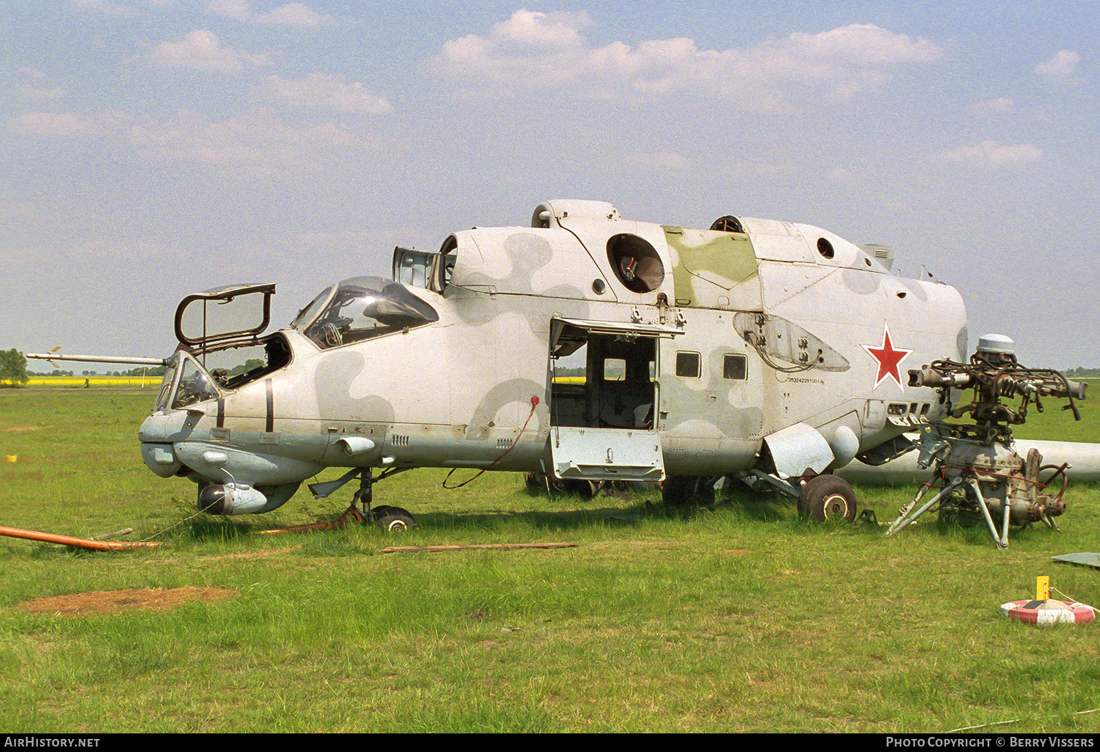 Aircraft Photo of 01 yellow | Mil Mi-24V | Soviet Union - Army | AirHistory.net #202588