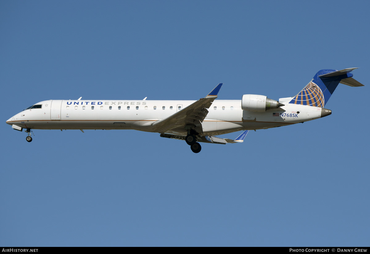 Aircraft Photo of N768SK | Bombardier CRJ-701ER (CL-600-2C10) | United Express | AirHistory.net #202592