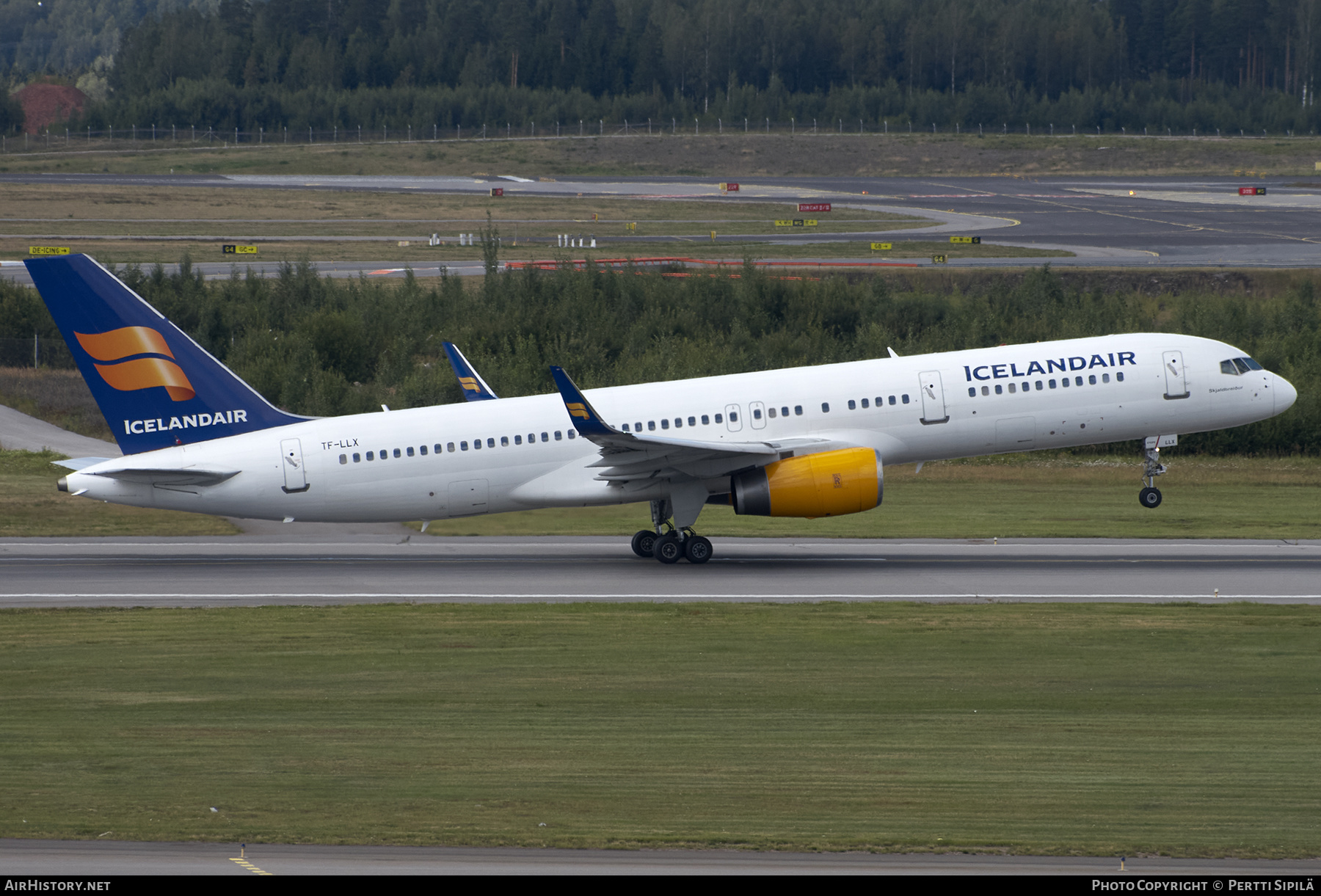 Aircraft Photo of TF-LLX | Boeing 757-256 | Icelandair | AirHistory.net #202628