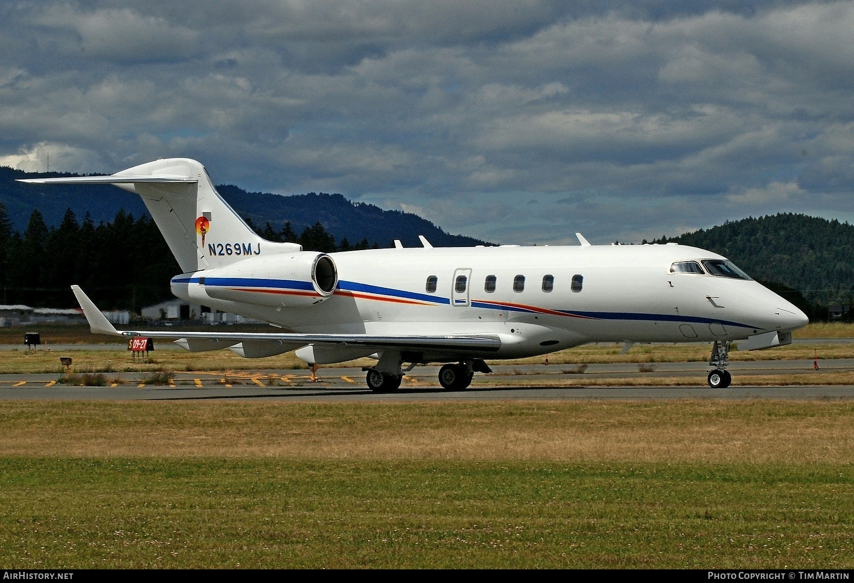Aircraft Photo of N269MJ | Bombardier Challenger 300 (BD-100-1A10) | AirHistory.net #202692