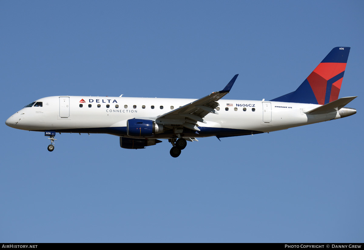 Aircraft Photo of N606CZ | Embraer 175LR (ERJ-170-200LR) | Delta Connection | AirHistory.net #202849