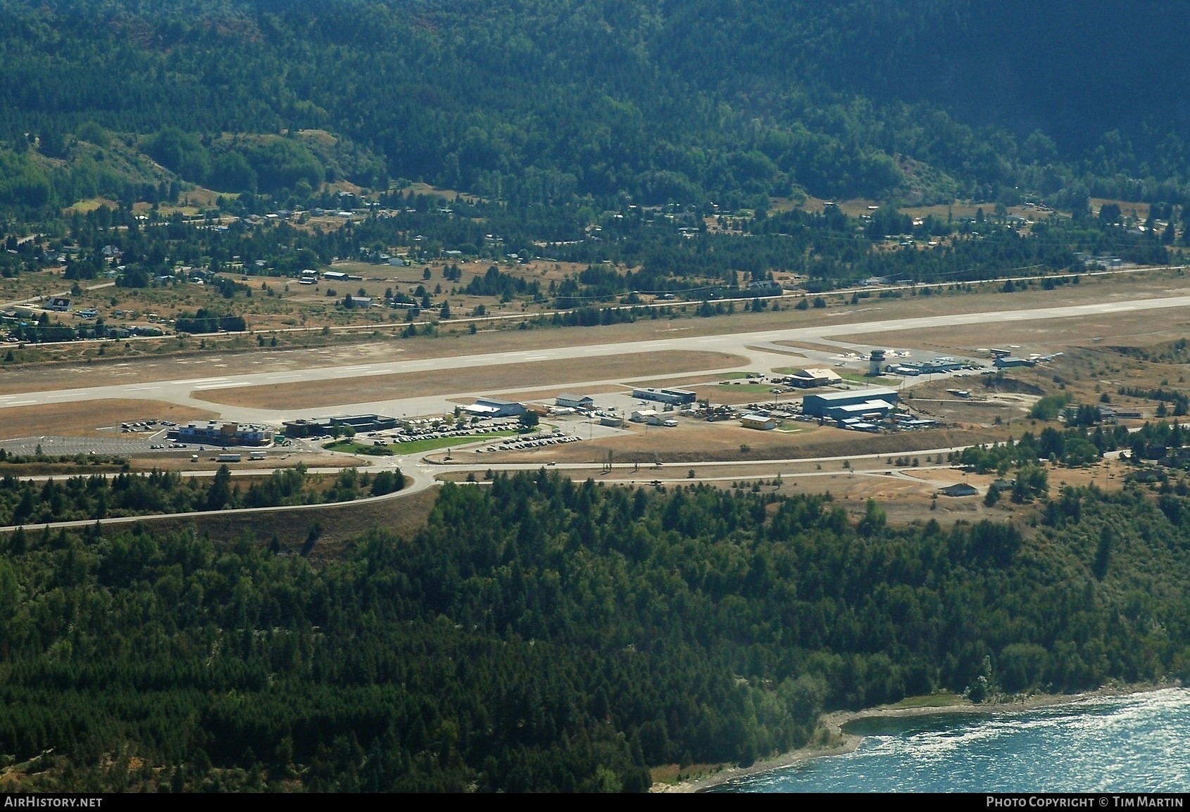 Airport photo of Castlegar - West Kootenay Regional (CYCG / YCG) in British Columbia, Canada | AirHistory.net #202911