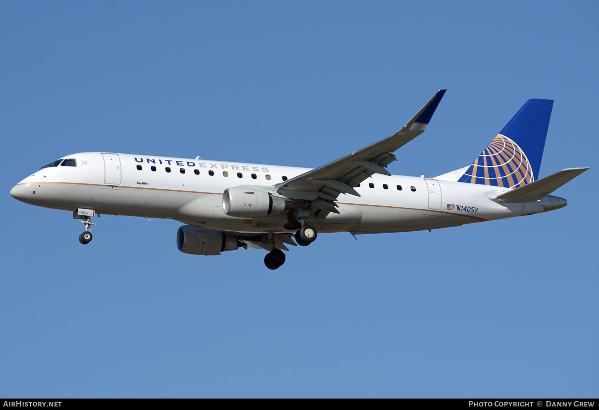 Aircraft Photo of N140SY | Embraer 175LR (ERJ-170-200LR) | United Express | AirHistory.net #202978