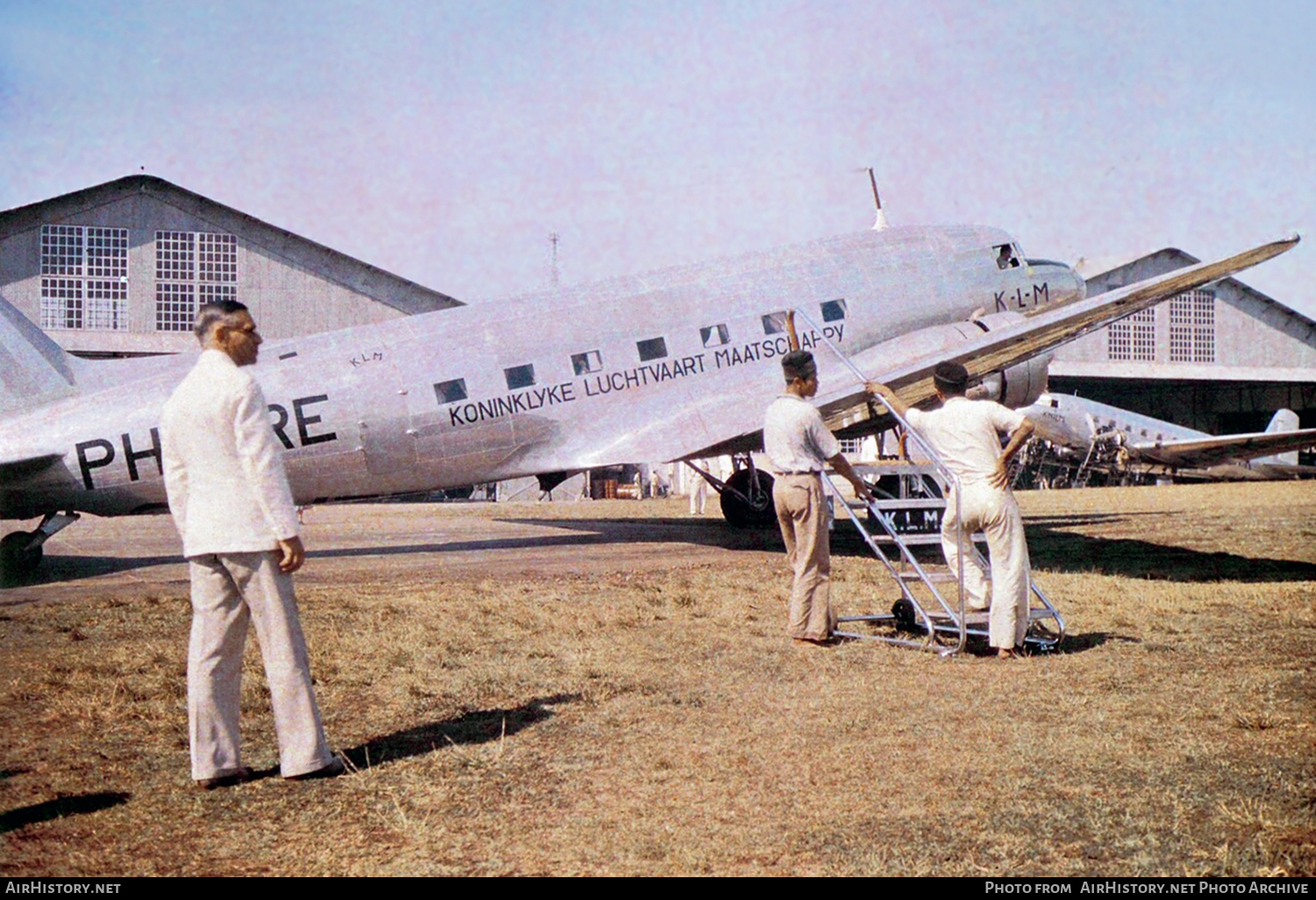 Aircraft Photo of PH-ARE | Douglas DC-3-194C | KLM - Koninklijke Luchtvaart Maatschappij | AirHistory.net #203112