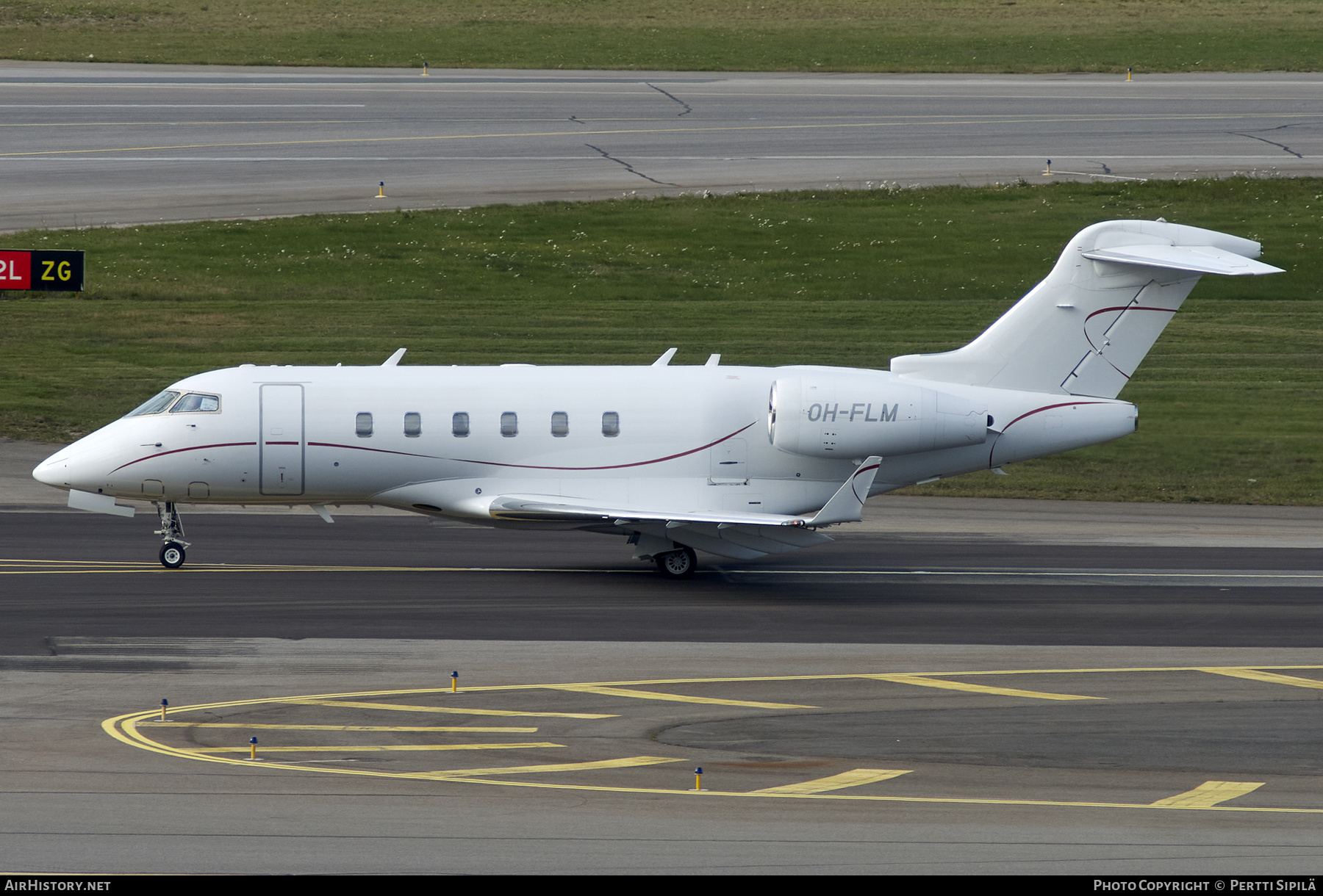 Aircraft Photo of OH-FLM | Bombardier Challenger 300 (BD-100-1A10) | AirHistory.net #203207