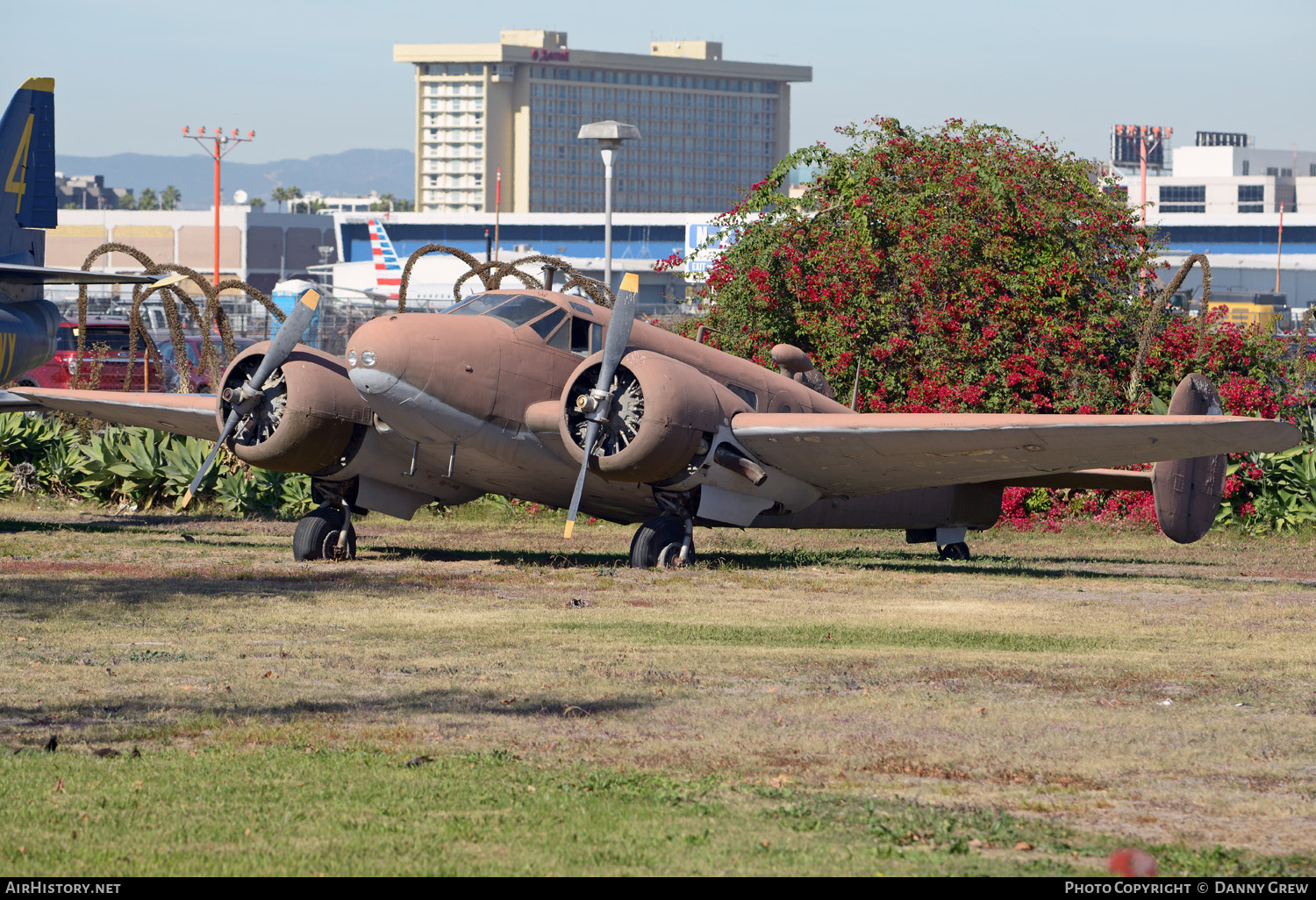 Aircraft Photo of N81GB | Beech C18S | AirHistory.net #203212