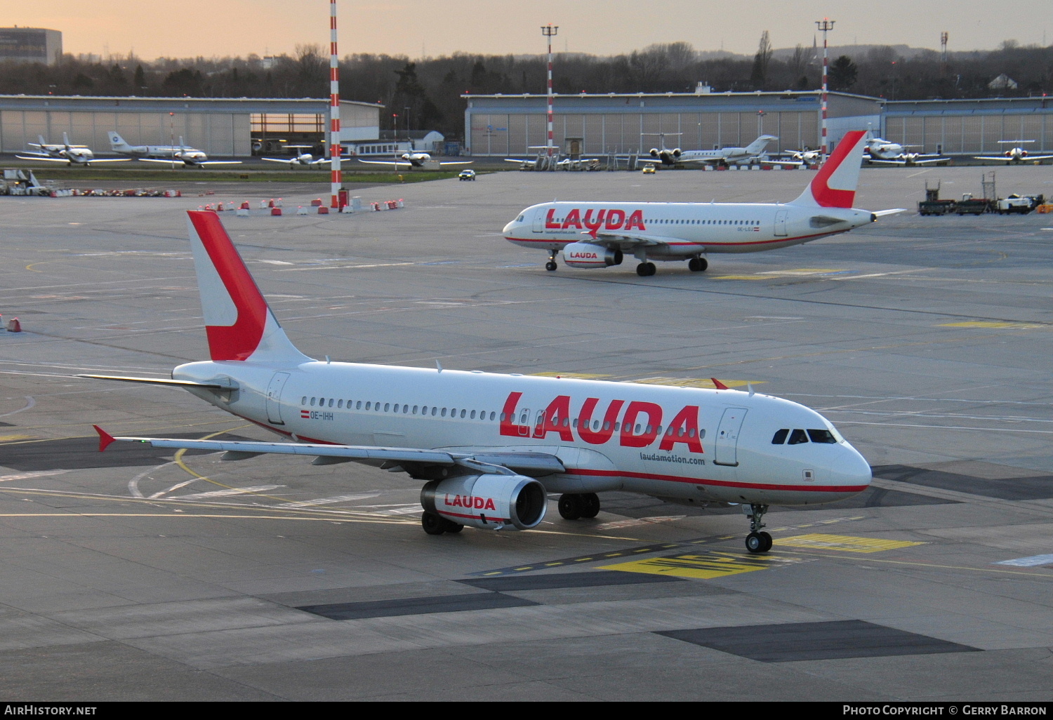 Aircraft Photo of OE-IHH | Airbus A320-232 | Laudamotion | AirHistory.net #203308