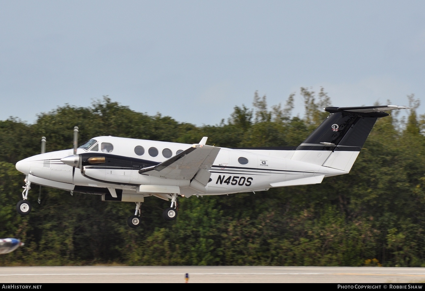 Aircraft Photo of N450S | Beech B200 Super King Air | Griffings Islands Airlines | AirHistory.net #203374
