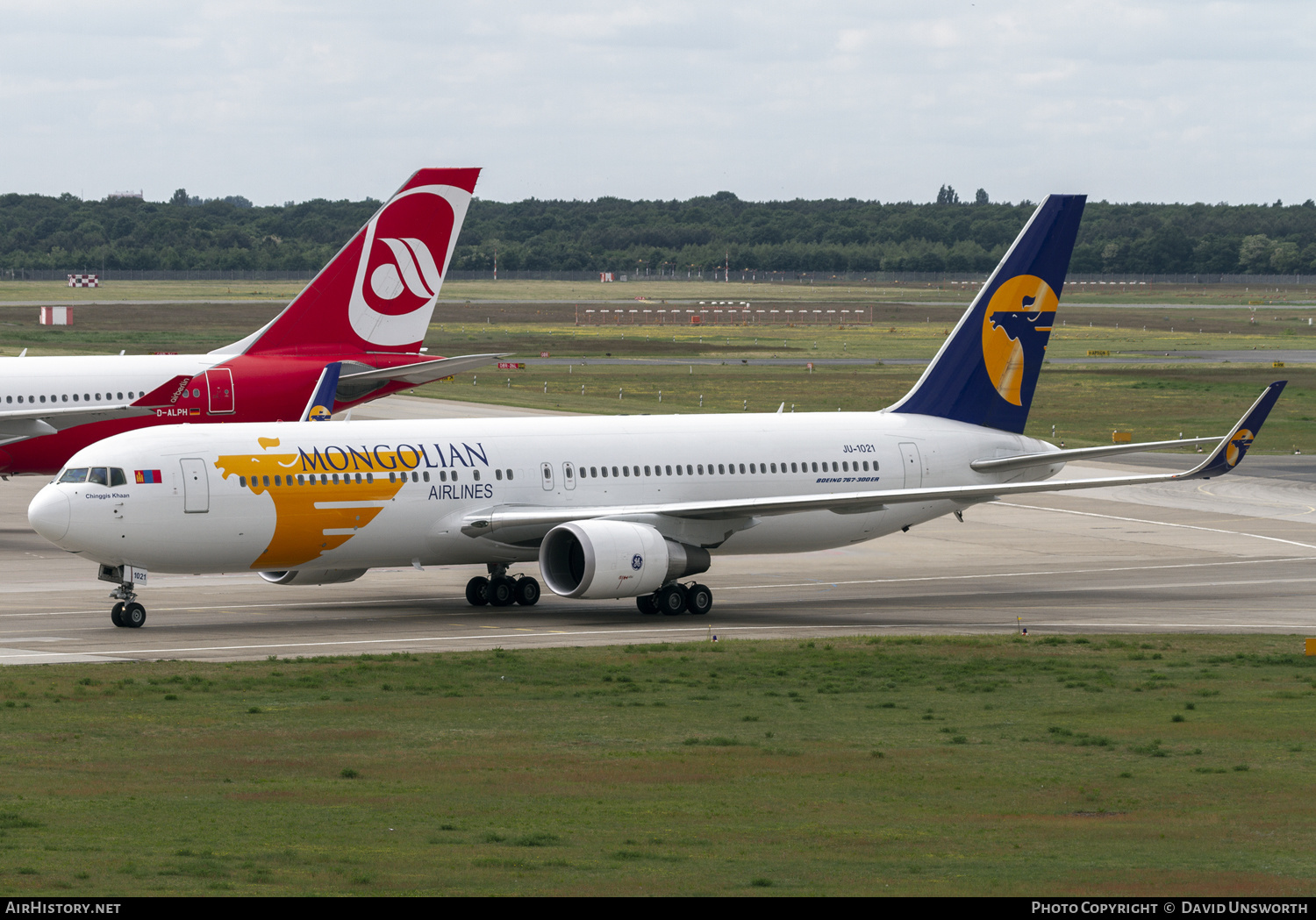 Aircraft Photo of JU-1021 | Boeing 767-34G/ER | MIAT Mongolian Airlines | AirHistory.net #203401