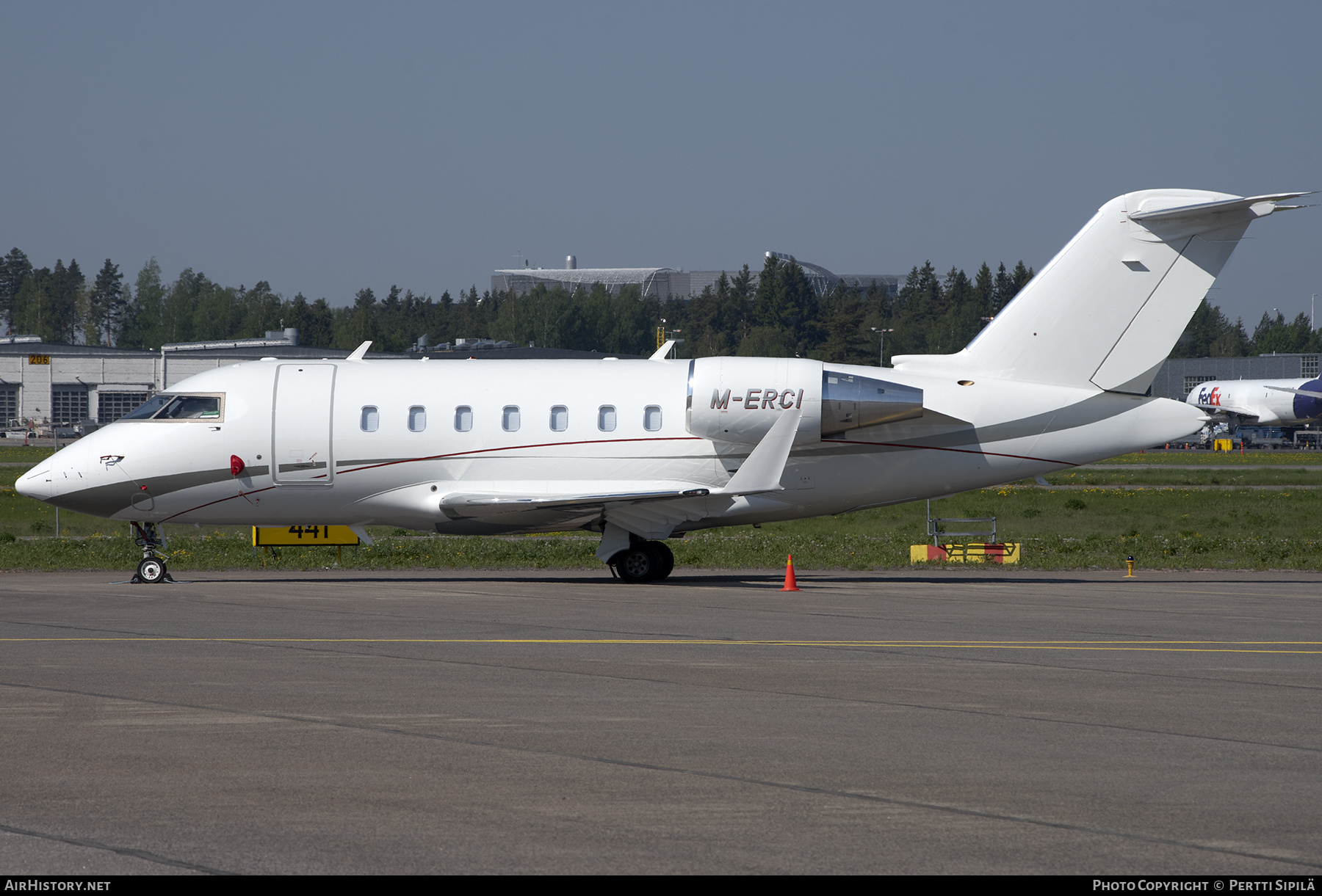 Aircraft Photo of M-ERCI | Bombardier Challenger 605 (CL-600-2B16) | AirHistory.net #203438