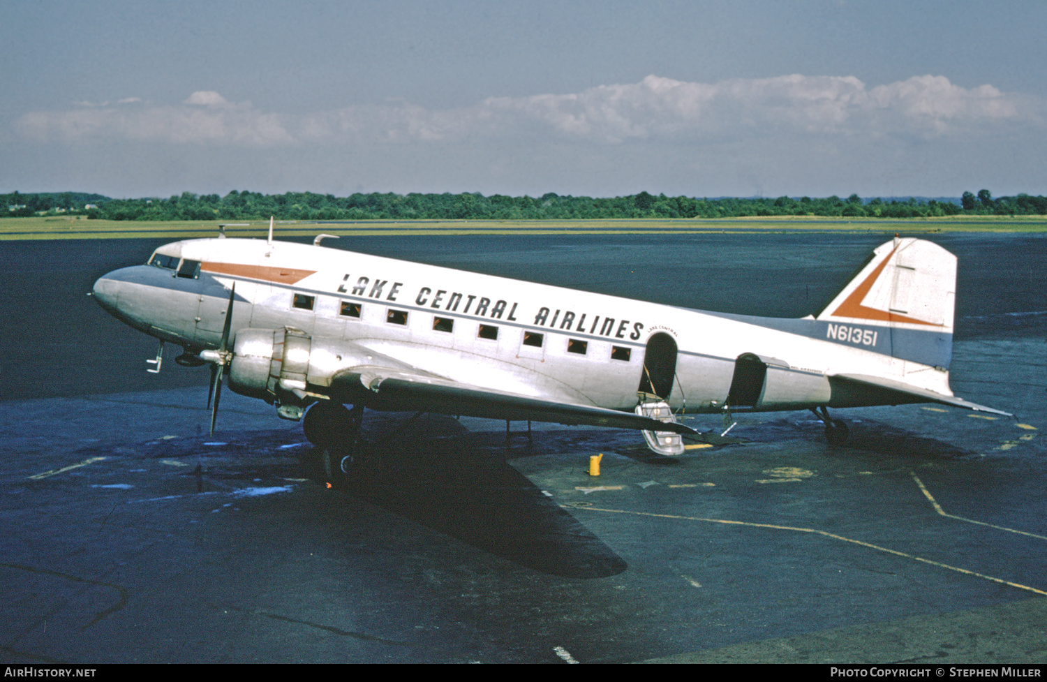 Aircraft Photo of N61351 | Douglas C-47 Skytrain | Lake Central Airlines | AirHistory.net #203454