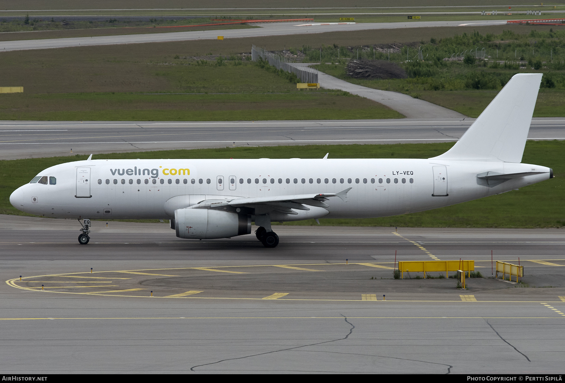 Aircraft Photo of LY-VEQ | Airbus A320-232 | Vueling Airlines | AirHistory.net #203547