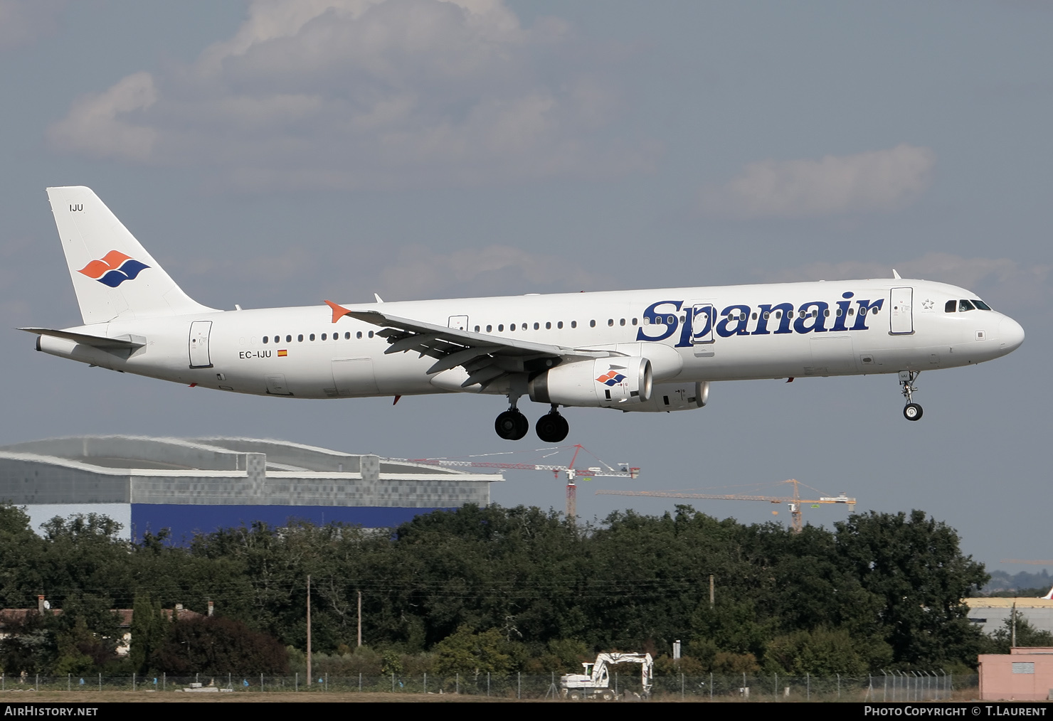 Aircraft Photo of EC-IJU | Airbus A321-231 | Spanair | AirHistory.net #203557