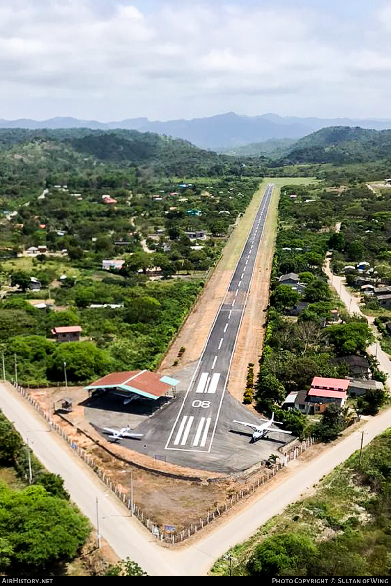 Airport photo of Manglaralto (SEML) in Ecuador | AirHistory.net #203602