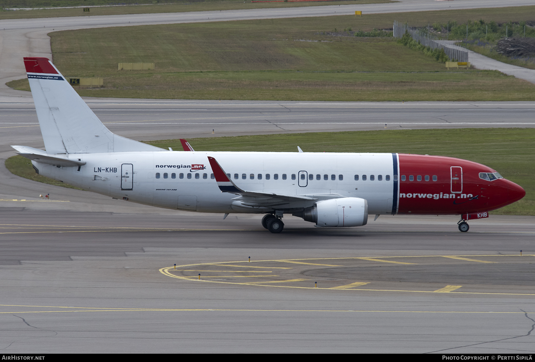 Aircraft Photo of LN-KHB | Boeing 737-31S | Norwegian | AirHistory.net #203669