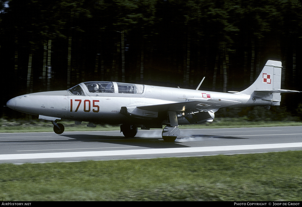 Aircraft Photo of 1705 | PZL-Mielec TS-11 Iskra bis DF | Poland - Air Force | AirHistory.net #203673