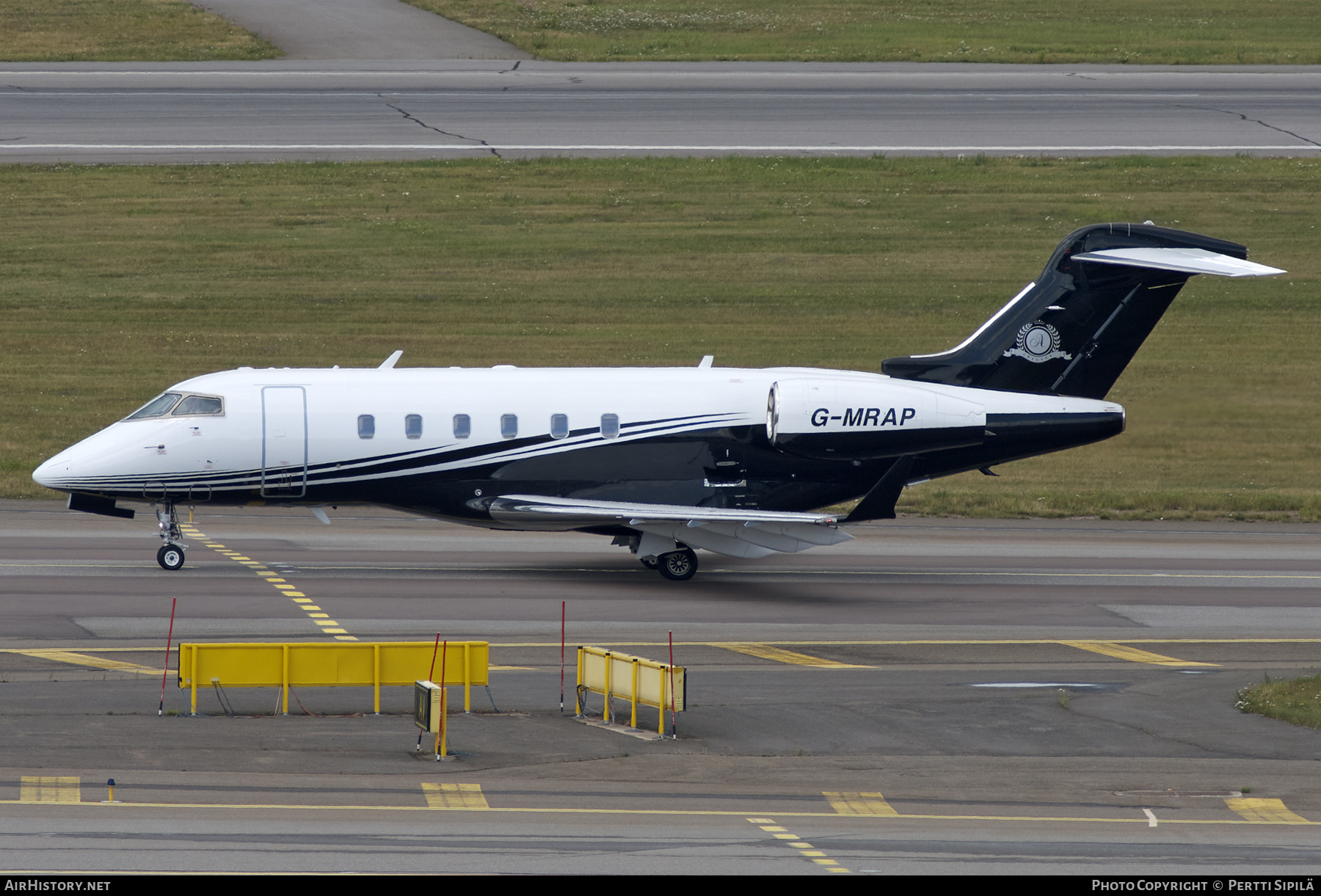Aircraft Photo of G-MRAP | Bombardier Challenger 300 (BD-100-1A10) | AirHistory.net #203725