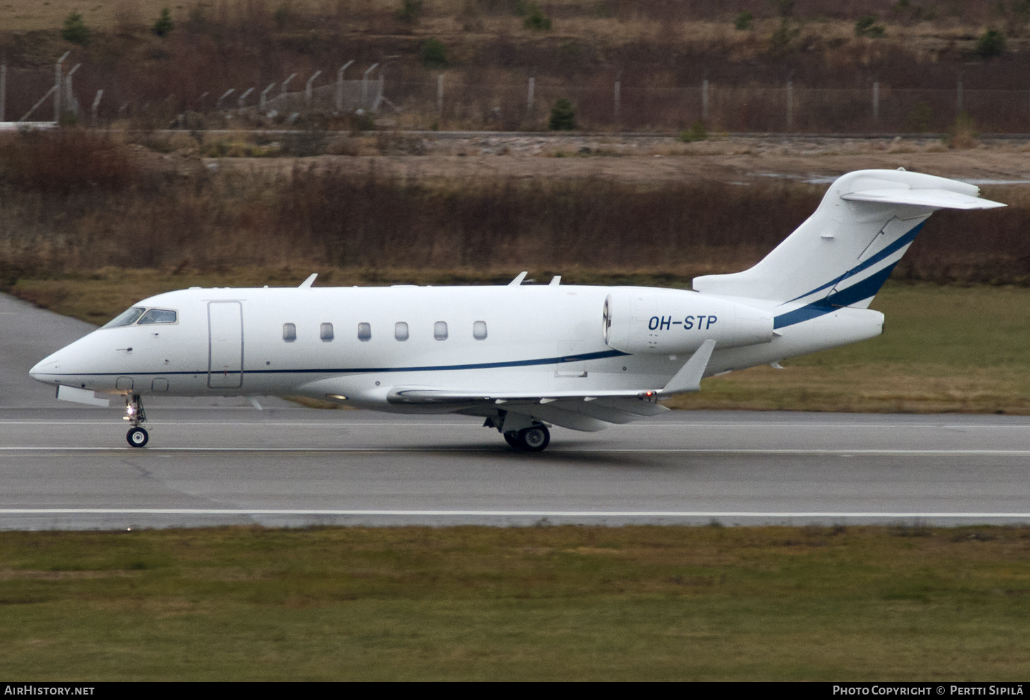 Aircraft Photo of OH-STP | Bombardier Challenger 300 (BD-100-1A10) | AirHistory.net #203888