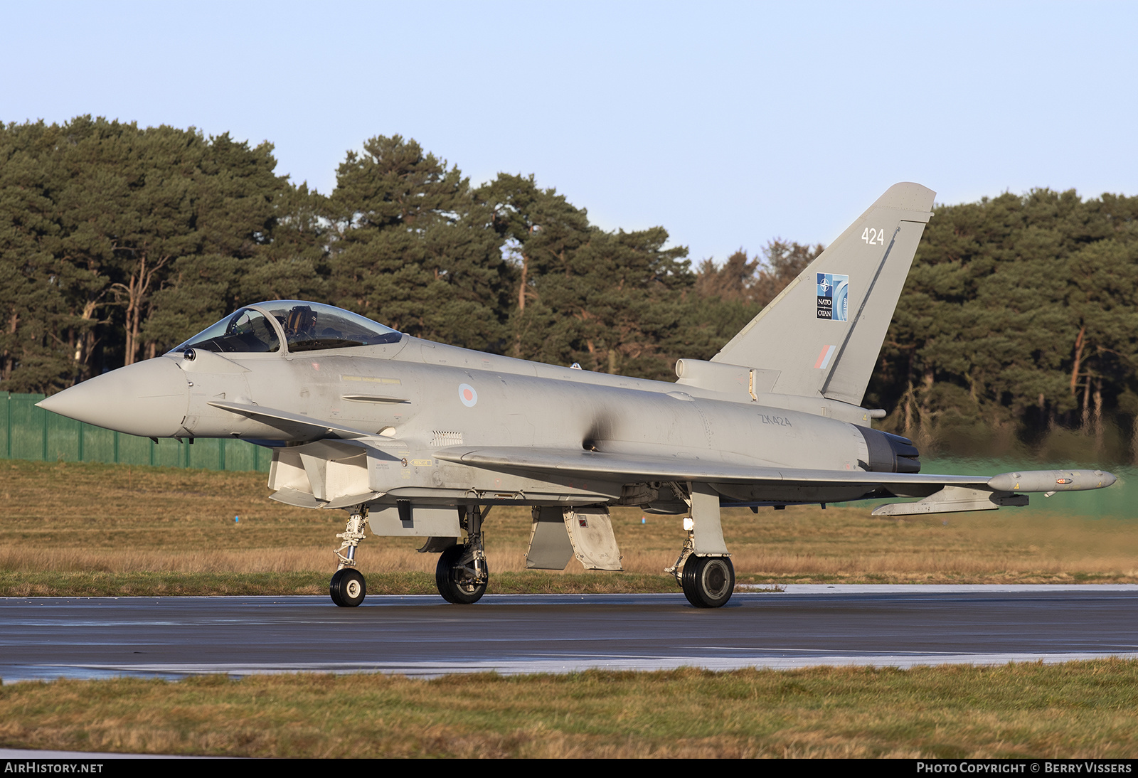 Aircraft Photo of ZK424 | Eurofighter EF-2000 Typhoon FGR4 | UK - Air Force | AirHistory.net #203921