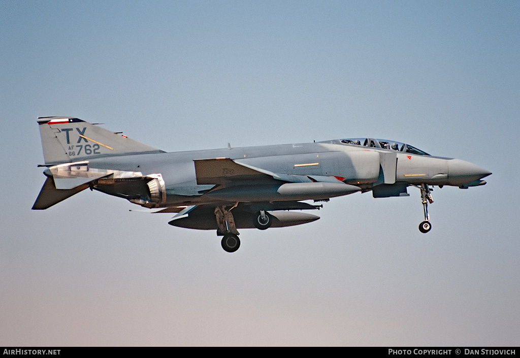 Aircraft Photo of 66-8762 / AF66-762 | McDonnell Douglas F-4D Phantom II | USA - Air Force | AirHistory.net #204051