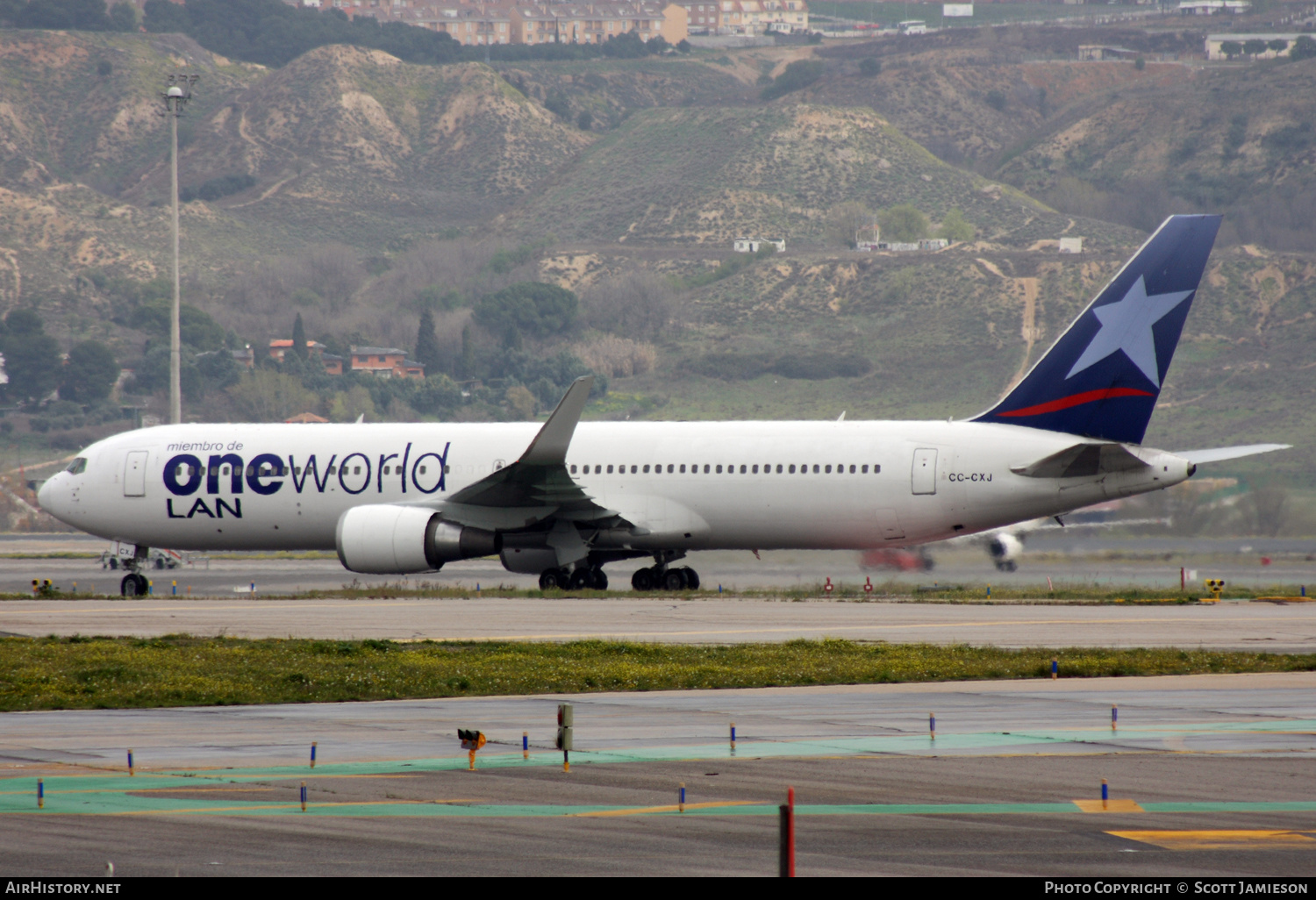 Aircraft Photo of CC-CXJ | Boeing 767-316/ER | LAN Airlines - Línea Aérea Nacional | AirHistory.net #204179