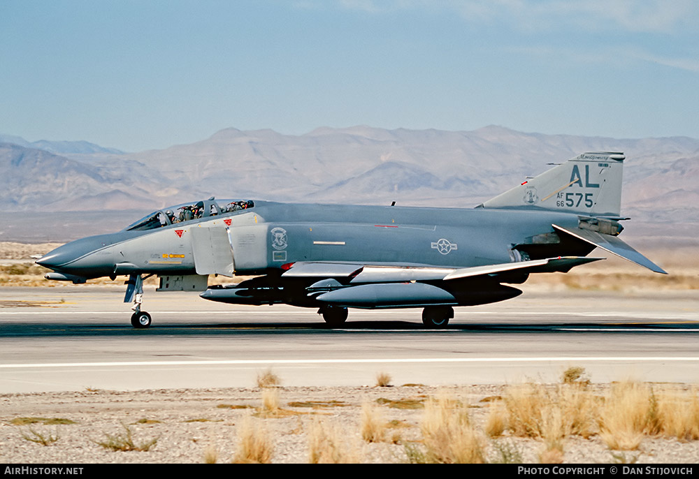 Aircraft Photo of 66-7575 / AF66-575 | McDonnell Douglas F-4D Phantom II | USA - Air Force | AirHistory.net #204318