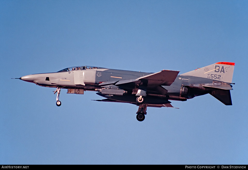 Aircraft Photo of 68-0552 / AF68-552 | McDonnell Douglas RF-4C Phantom II | USA - Air Force | AirHistory.net #204322
