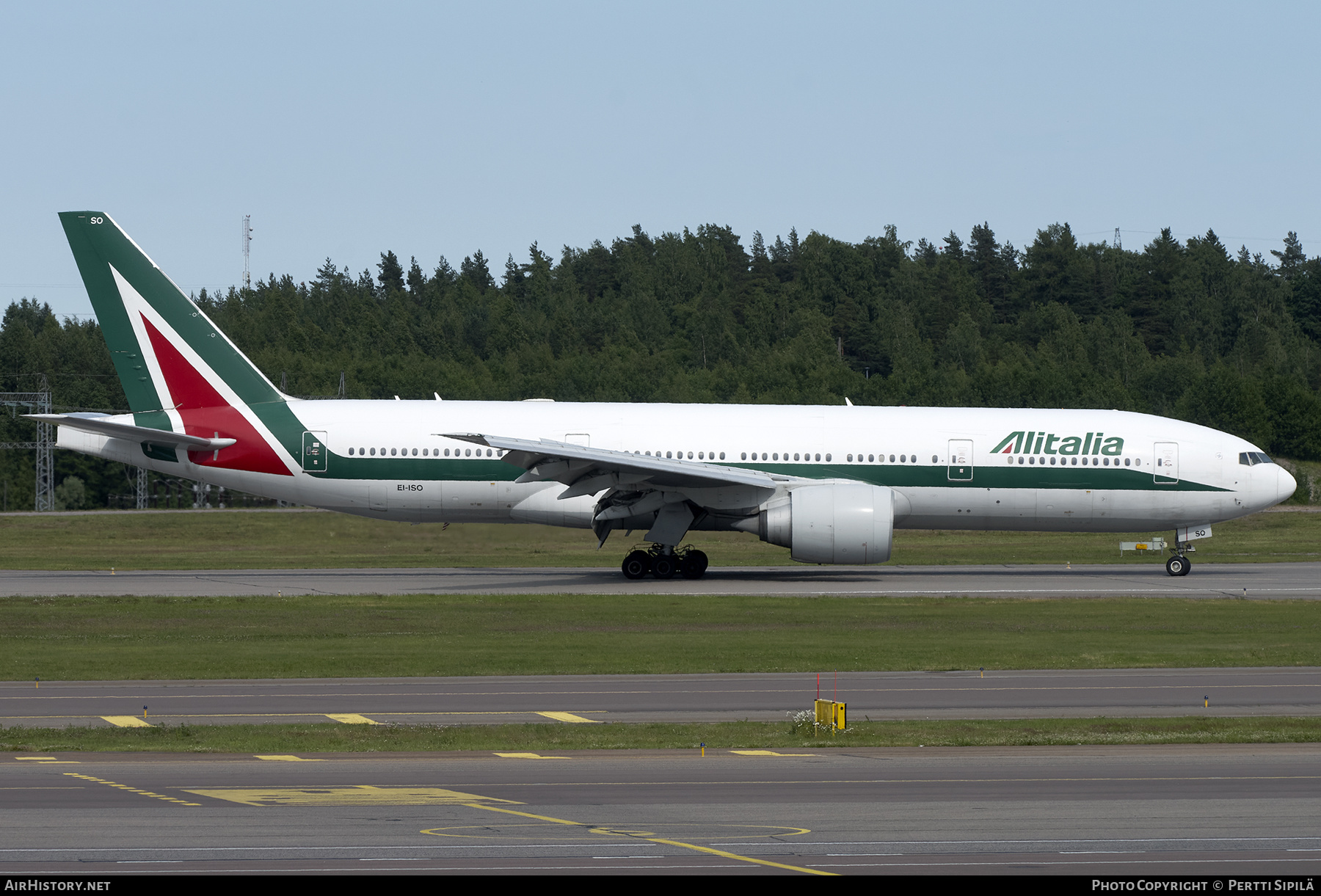 Aircraft Photo of EI-ISO | Boeing 777-243/ER | Alitalia | AirHistory.net #204402