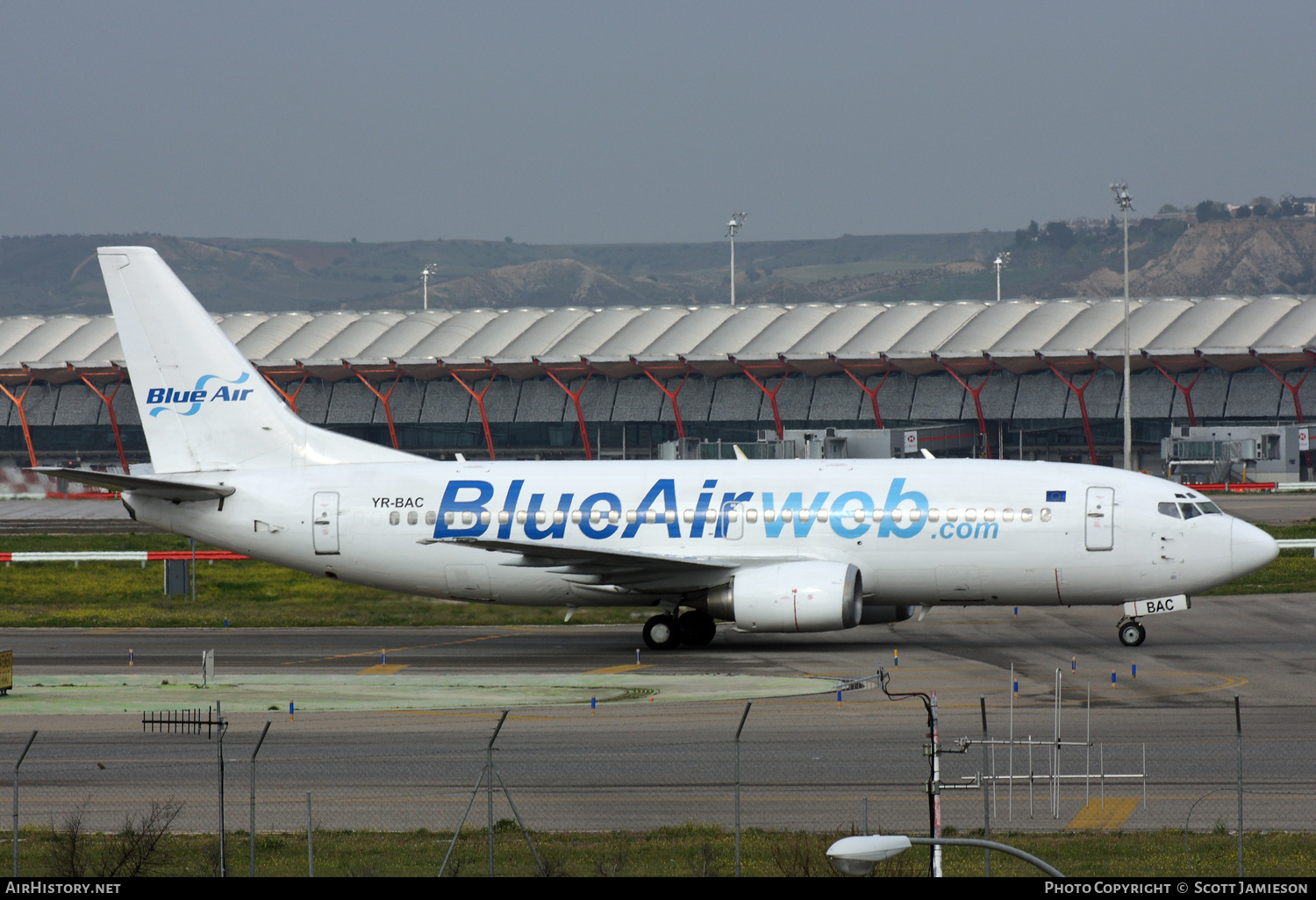 Aircraft Photo of YR-BAC | Boeing 737-377 | Blue Air | AirHistory.net #204433