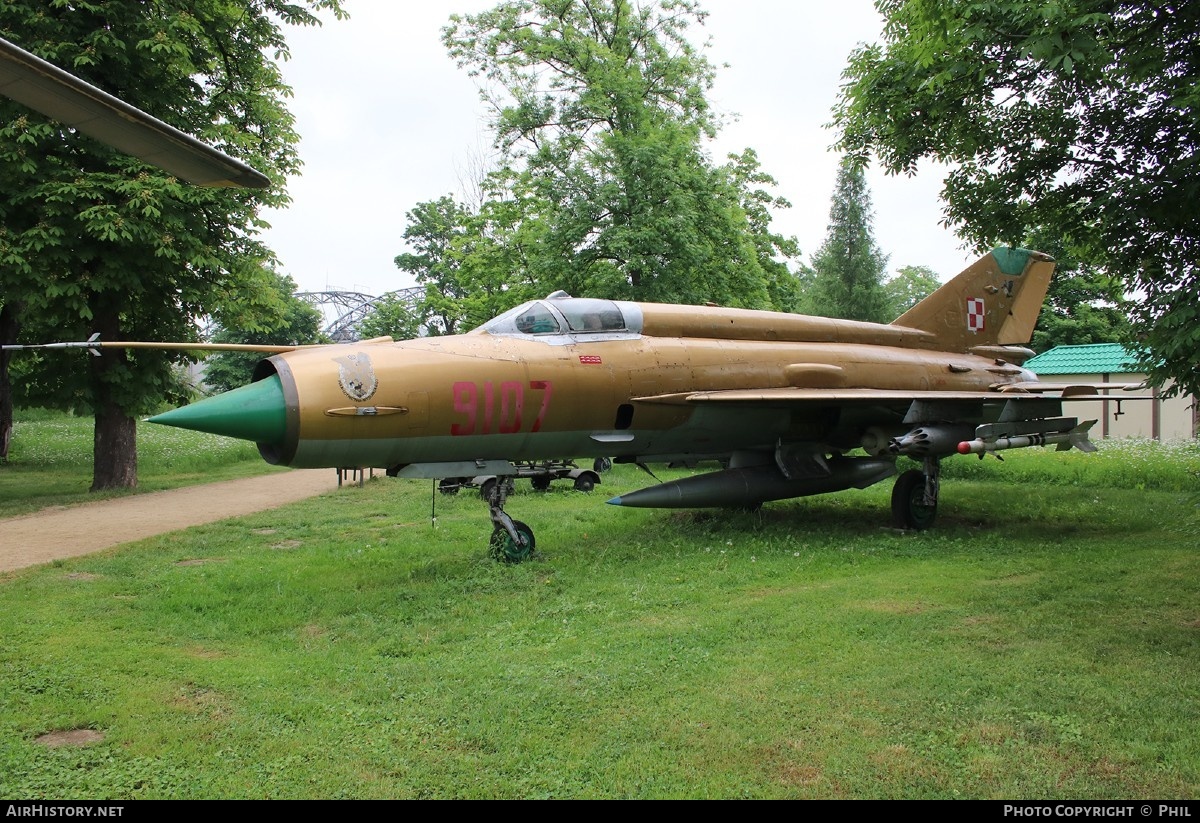 Aircraft Photo of 9107 | Mikoyan-Gurevich MiG-21MF | Poland - Air Force | AirHistory.net #204522