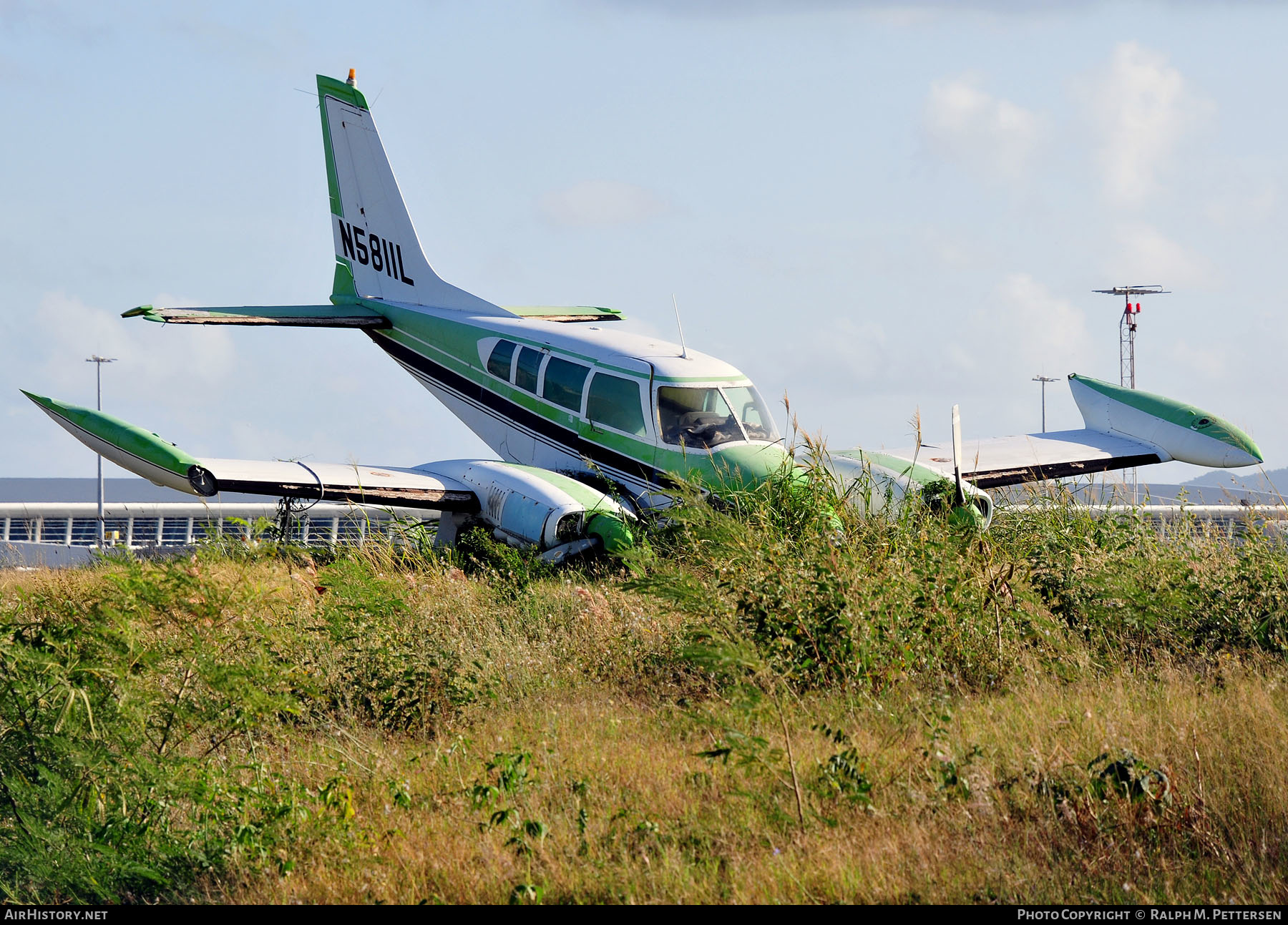 Aircraft Photo of N5811L | Cessna 320A Skyknight | AirHistory.net #204528