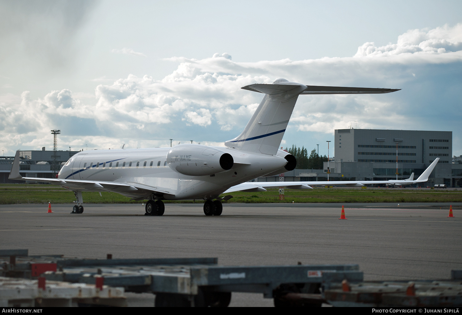 Aircraft Photo of M-NAME | Bombardier Global 6000 (BD-700-1A10) | AirHistory.net #204612