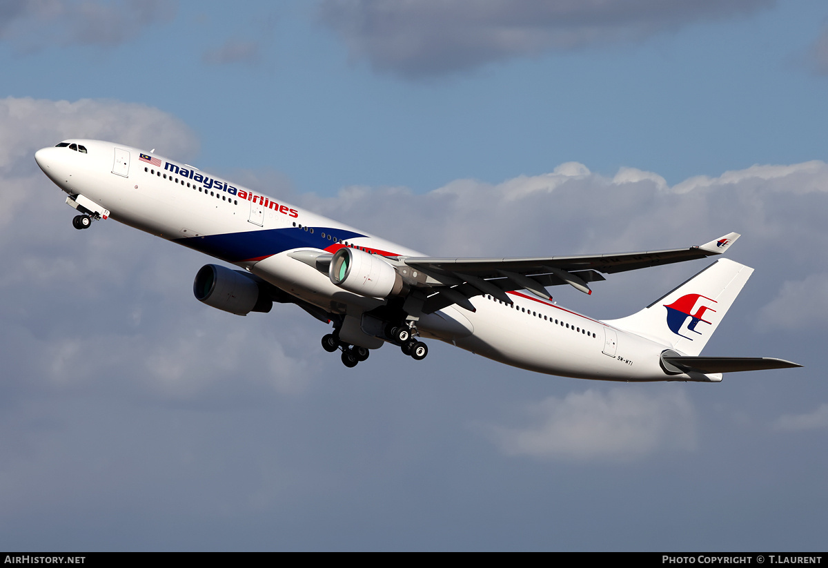 Aircraft Photo of 9M-MTI | Airbus A330-323 | Malaysia Airlines | AirHistory.net #204689
