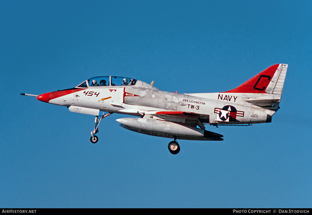 Aircraft Photo of 153675 | McDonnell Douglas TA-4J Skyhawk | USA - Navy | AirHistory.net #204826