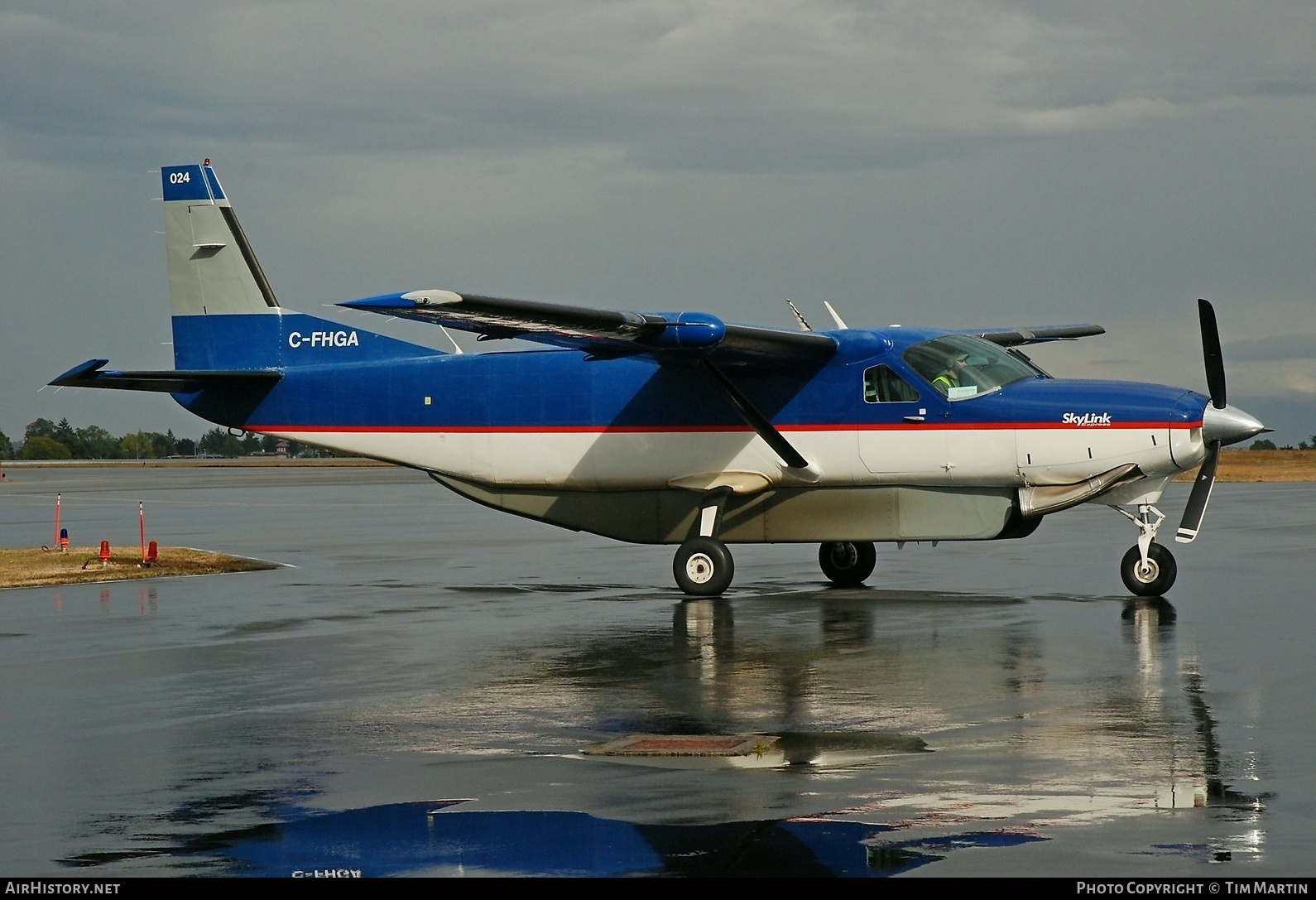 Aircraft Photo of C-FHGA | Cessna 208B Super Cargomaster | SkyLink Express | AirHistory.net #204859