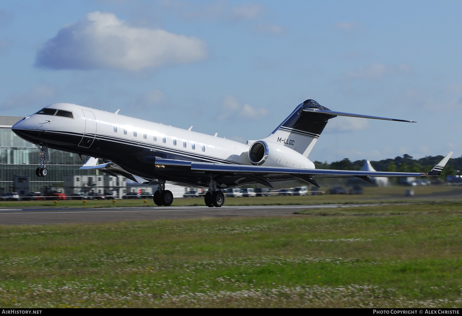 Aircraft Photo of M-LLGC | Bombardier Global Express (BD-700-1A10) | AirHistory.net #204953