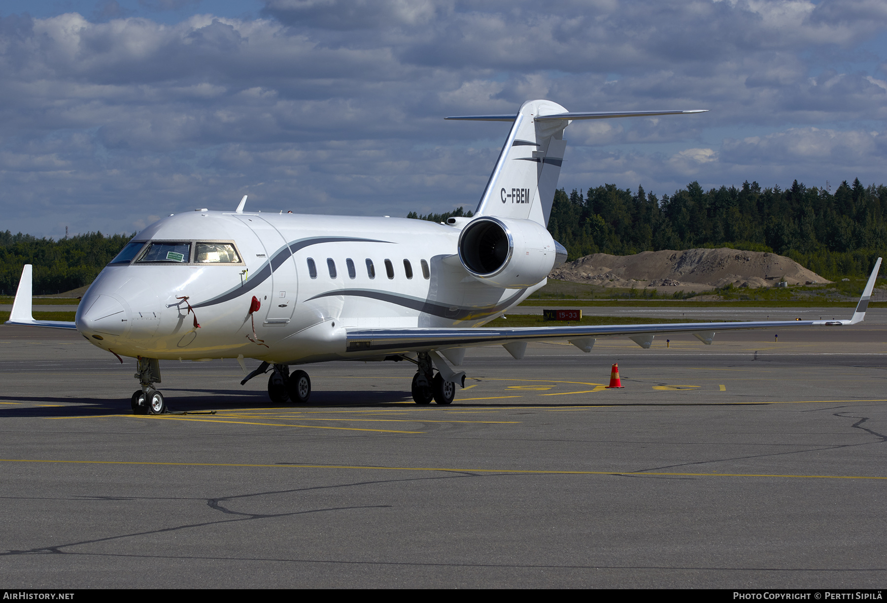 Aircraft Photo of C-FBEM | Bombardier Challenger 604 (CL-600-2B16) | AirHistory.net #204956