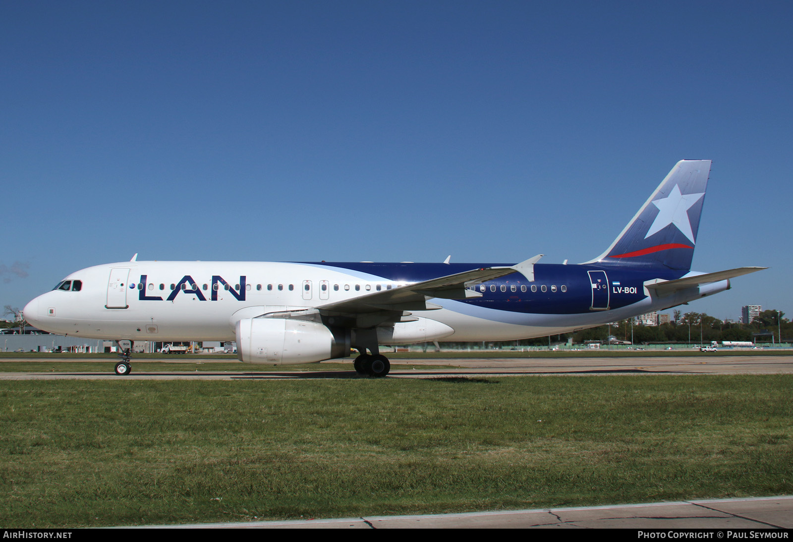 Aircraft Photo of LV-BOI | Airbus A320-233 | LAN Airlines - Línea Aérea Nacional | AirHistory.net #205202
