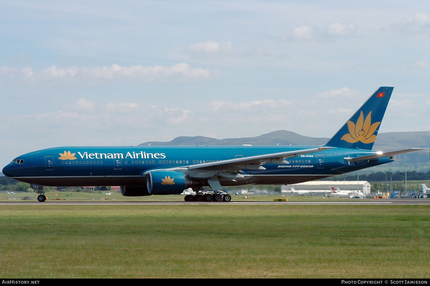 Aircraft Photo of VN-A144 | Boeing 777-26K/ER | Vietnam Airlines | AirHistory.net #205215
