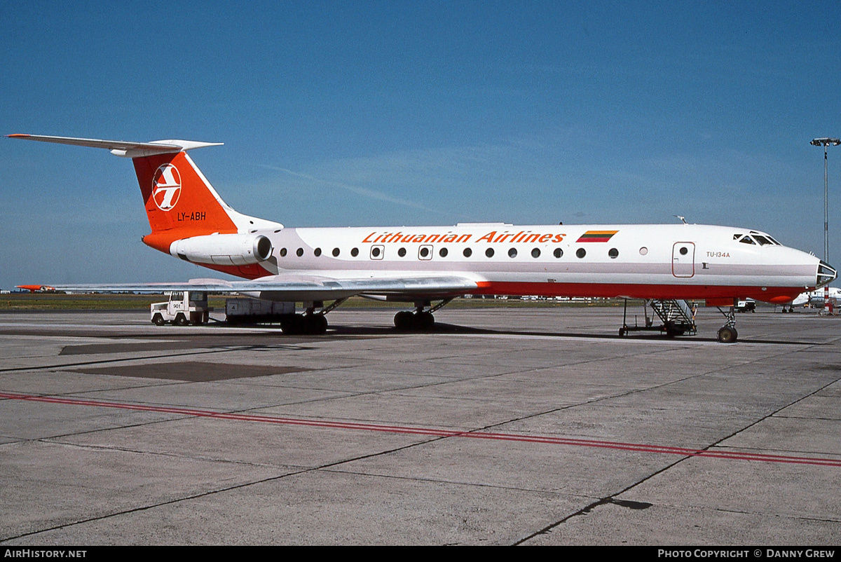 Aircraft Photo of LY-ABH | Tupolev Tu-134A | Lithuanian Airlines | AirHistory.net #205235