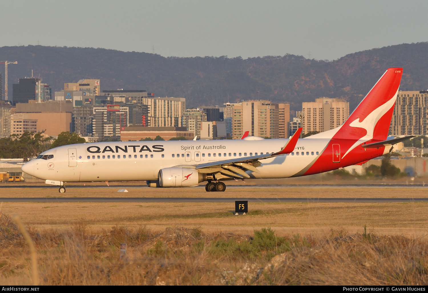 Aircraft Photo of VH-VYG | Boeing 737-838 | Qantas | AirHistory.net #205304