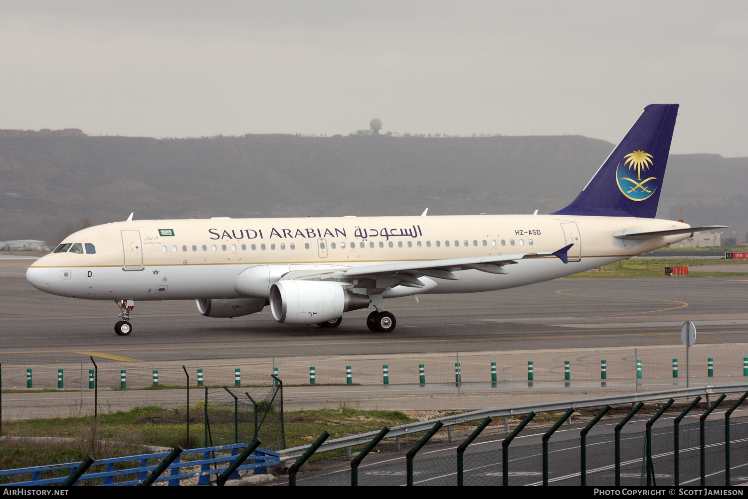 Aircraft Photo of HZ-ASD | Airbus A320-214 | Saudi Arabian Airlines | AirHistory.net #205351