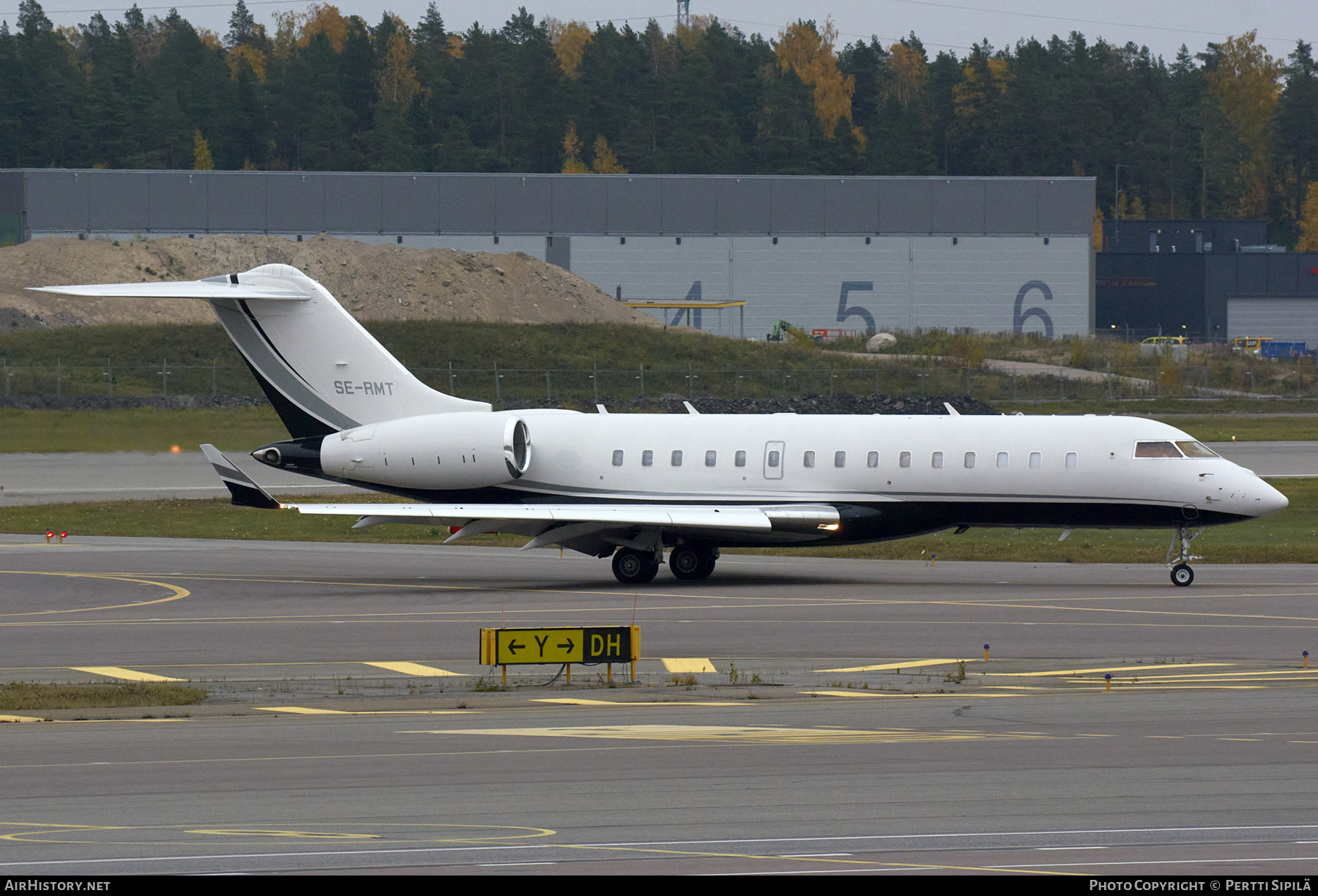 Aircraft Photo of SE-RMT | Bombardier Global 6000 (BD-700-1A10) | AirHistory.net #205412