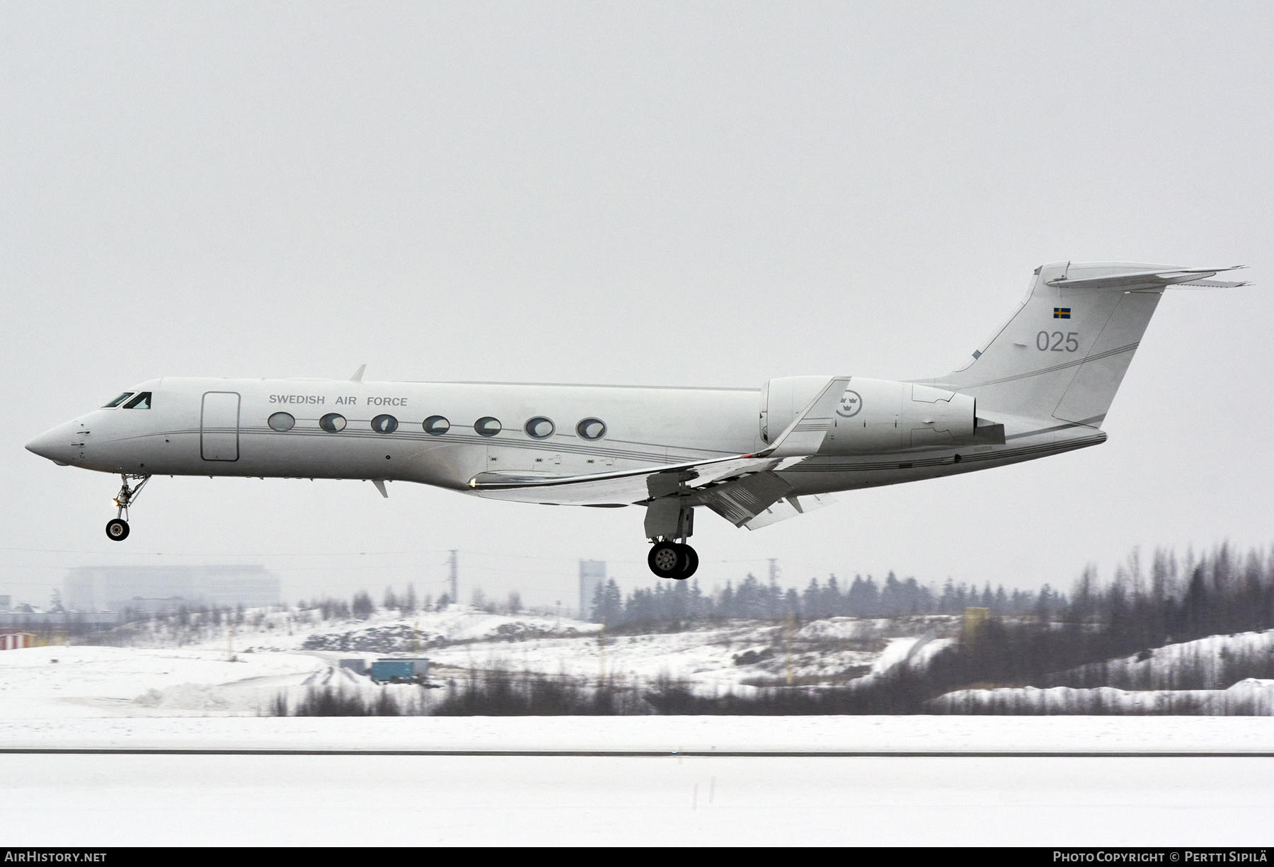 Aircraft Photo of 102005 | Gulfstream Aerospace Tp102D Gulfstream V (G-V-SP) | Sweden - Air Force | AirHistory.net #205436