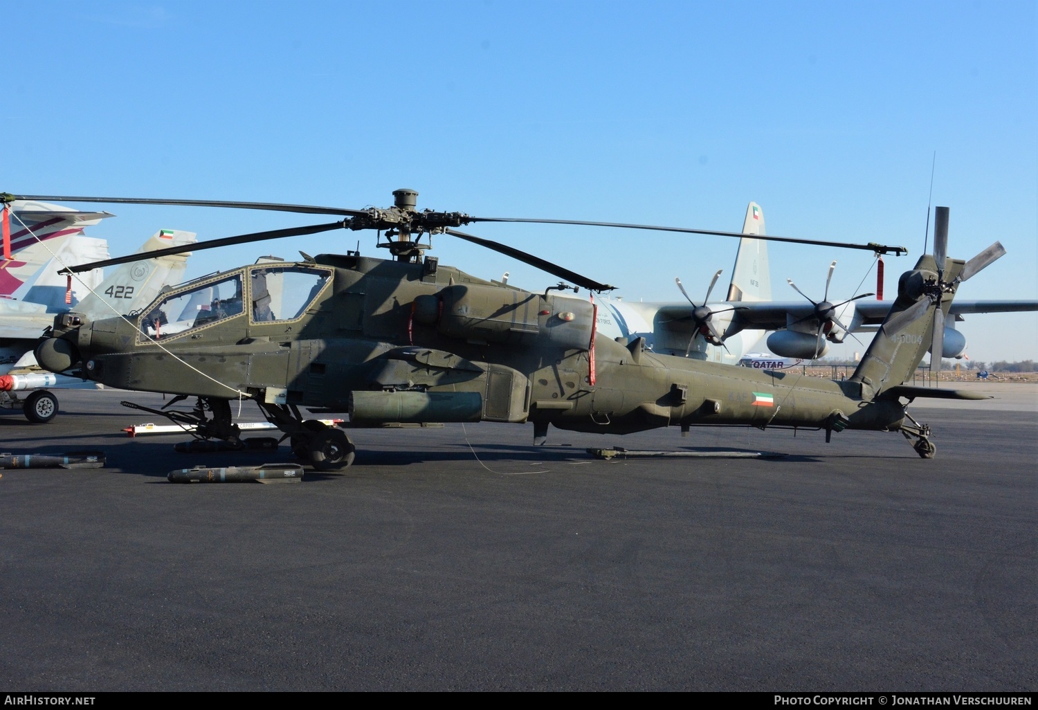 Aircraft Photo of KAF004 / 4-0004 | Boeing AH-64D Apache Longbow | Kuwait - Air Force | AirHistory.net #205440