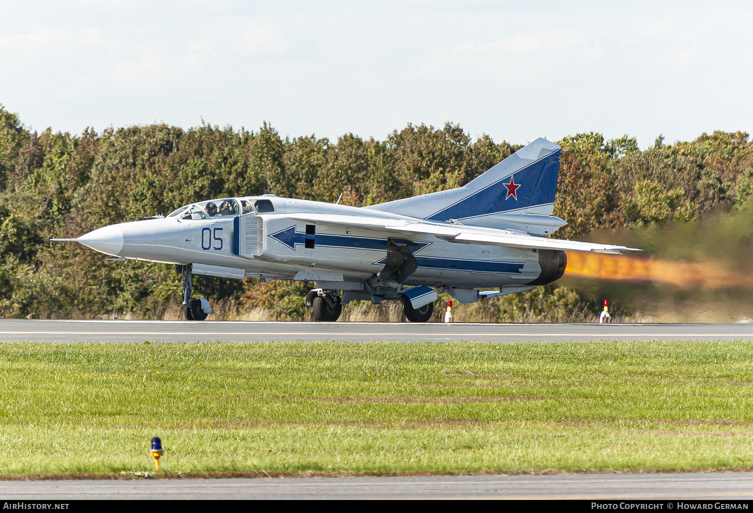 Aircraft Photo of N15734 / 05 blue | Mikoyan-Gurevich MiG-23UM | Soviet Union - Air Force | AirHistory.net #205554