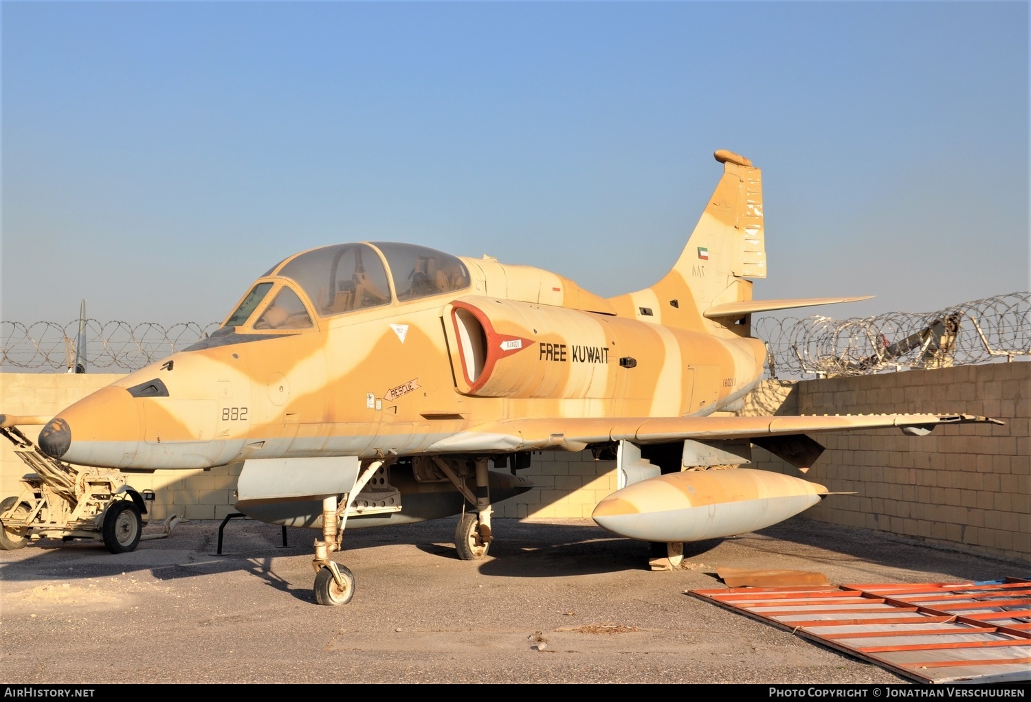 Aircraft Photo of 882 | Douglas TA-4KU | Kuwait - Air Force | AirHistory.net #205627