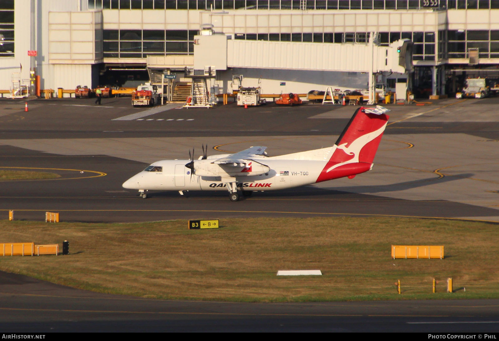 Aircraft Photo of VH-TQG | De Havilland Canada DHC-8-202 Dash 8 | QantasLink | AirHistory.net #205651