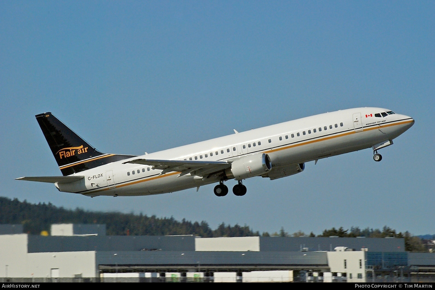 Aircraft Photo of C-FLDX | Boeing 737-408 | Flair Air | AirHistory.net #205660