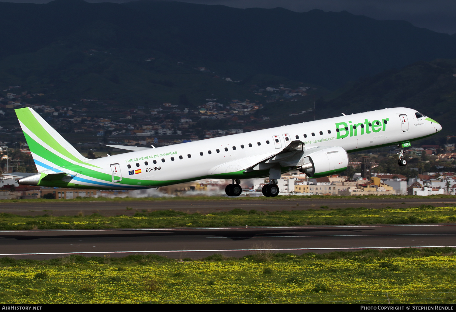 Aircraft Photo of EC-NHA | Embraer 195-E2 (ERJ-190-400) | Binter Canarias | AirHistory.net #205769